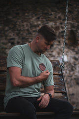 Herren Shirt "Olive + LederPatch“