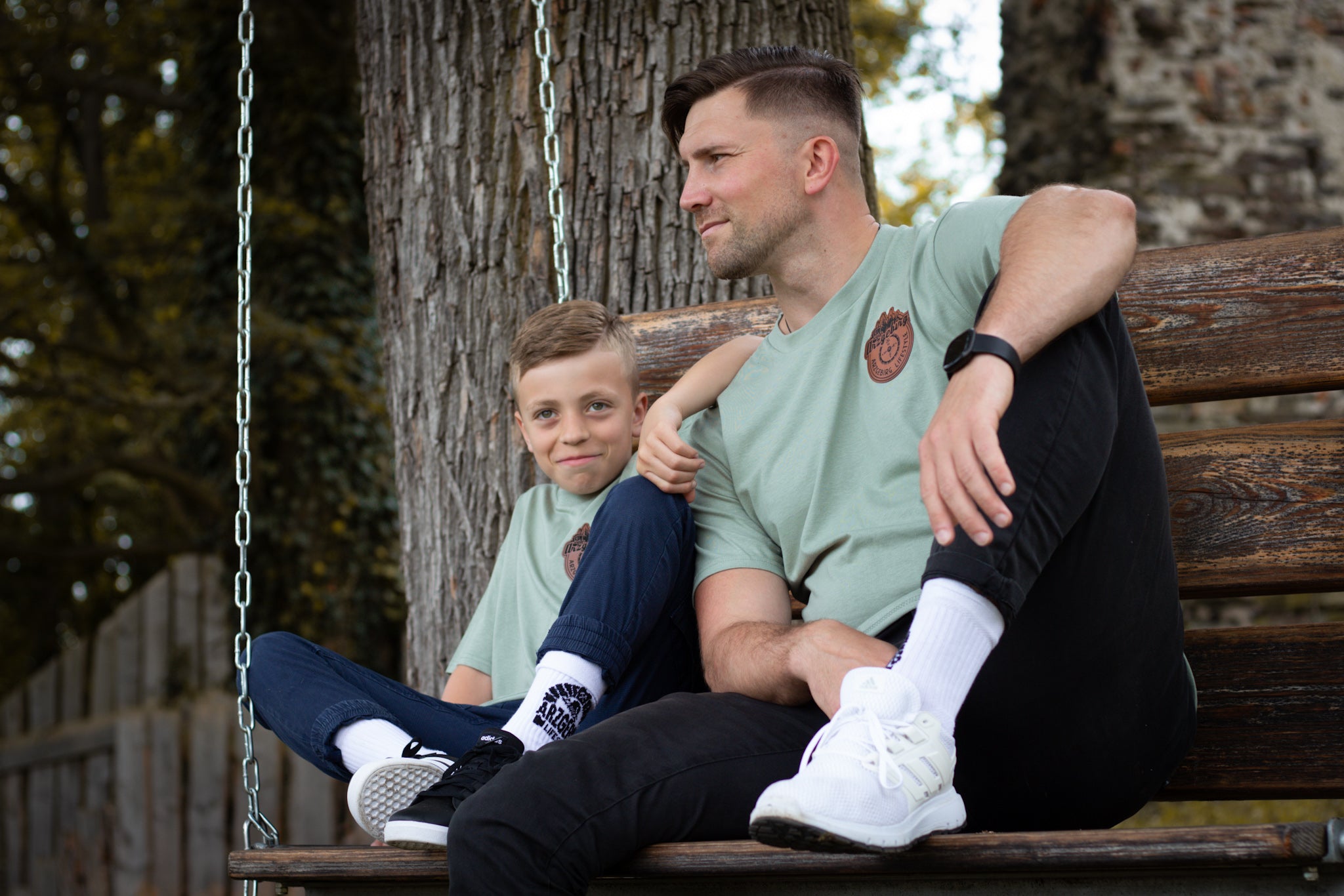 Kids Shirt "Olive+ LederPatch“